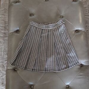 Girls Plaid And Pleated Skirt Size XS (6-6X)